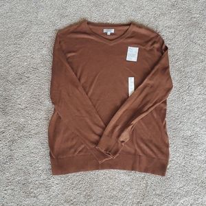 Croft & Barrow V-neck sweater, size L